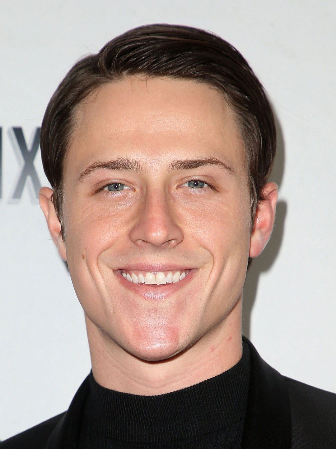 Shane Harper Бертольд. Знаменитости родившиеся 16 ноября. Shane Harper Power. Fin Harper биография актера.