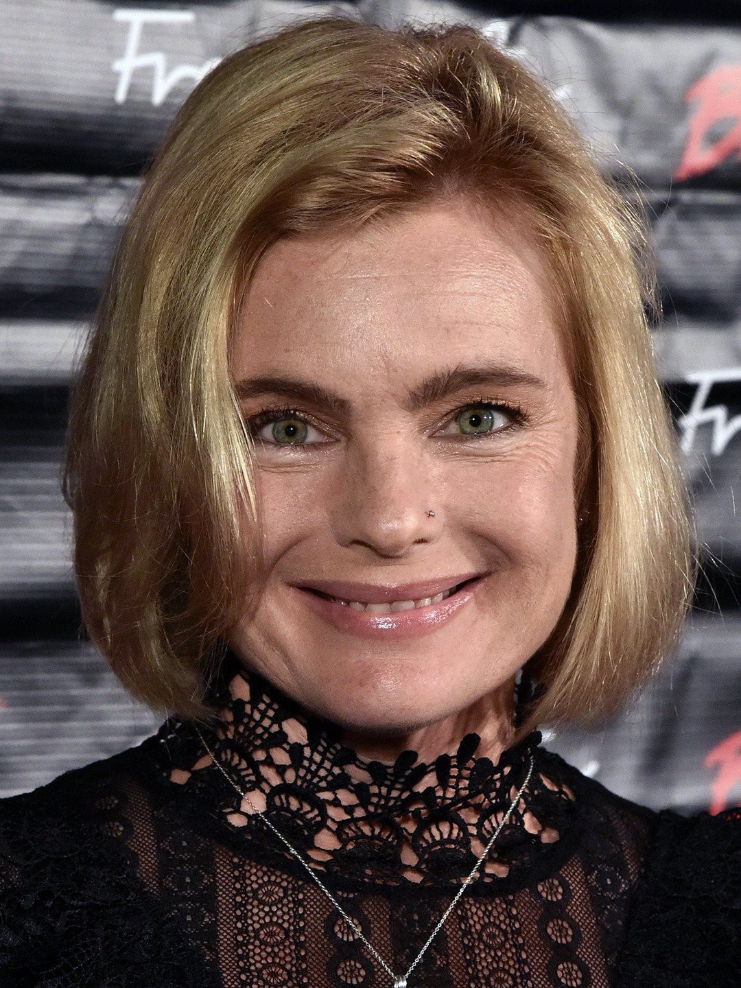 Erika Eleniak Wikipedia